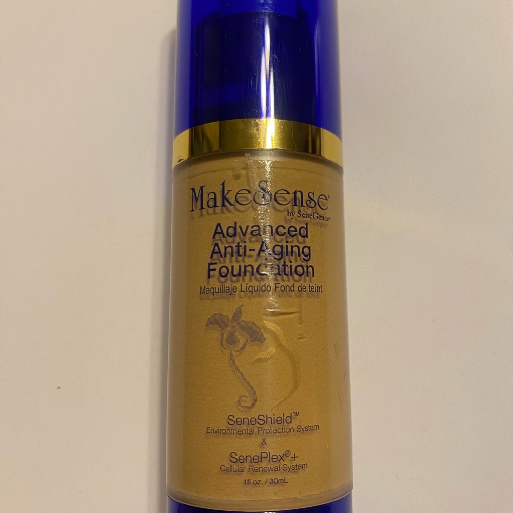 Advanced Anti-Aging Foundation -Tan
